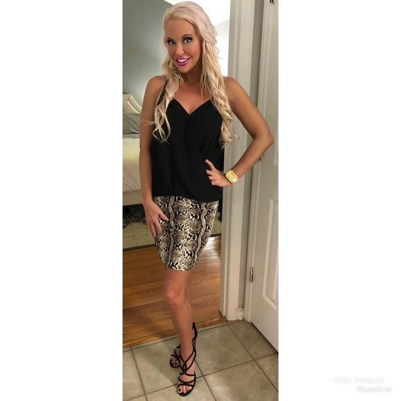 💋LAST 1! High Waisted Snakeskin Skirt! - Picture 5 of 6